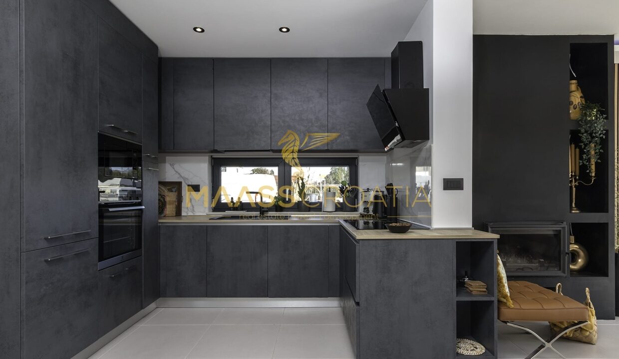 villa-m-premantura-living-room-kitchen