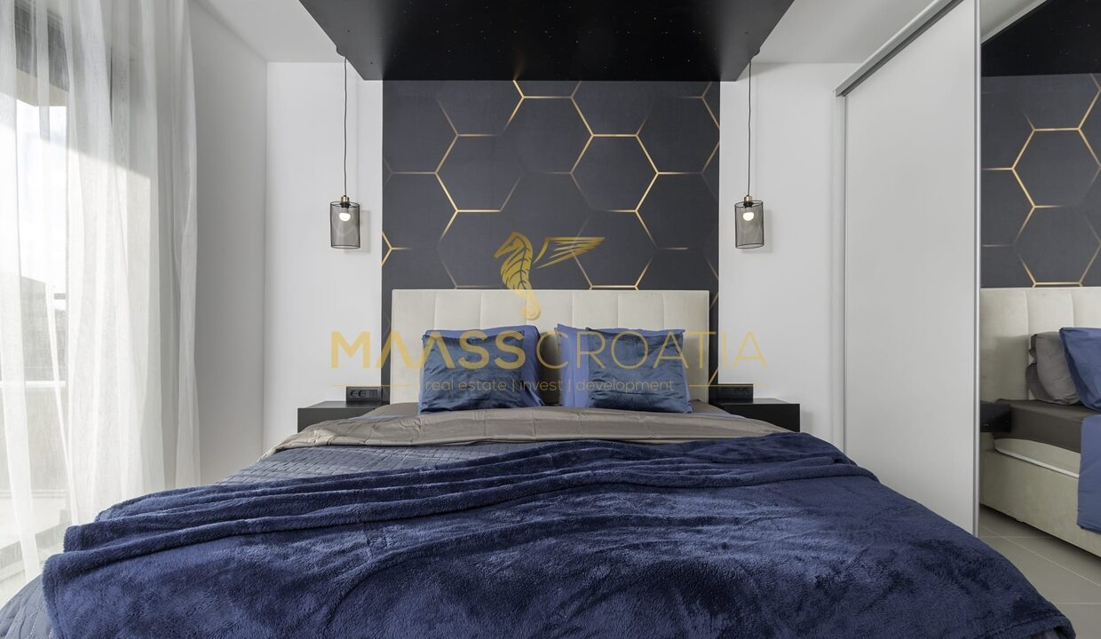 villa-m-premantura-honeycomb-bedroom