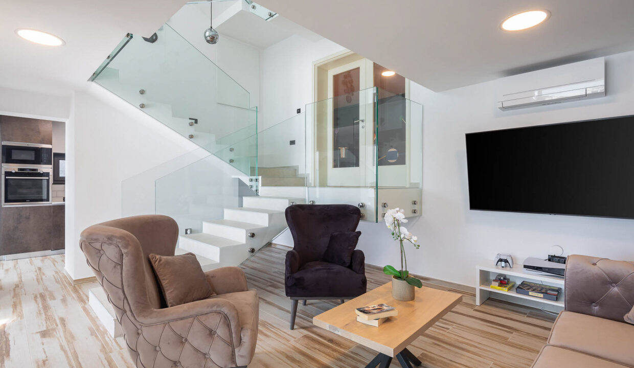 Neue moderne Villa mit Meerblick in der Nähe von Šibenik