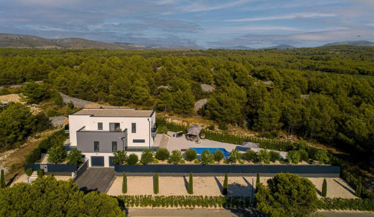 Neues Haus in der Nähe von Šibenik