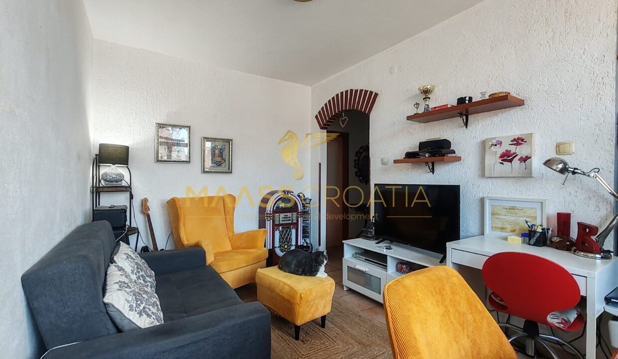 f87f9a23-e6d1-4615-9001-4f6474173035