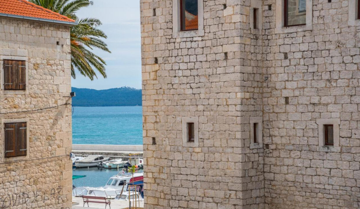 Rustikale Doppelhaushälfte - Kastel Luksic