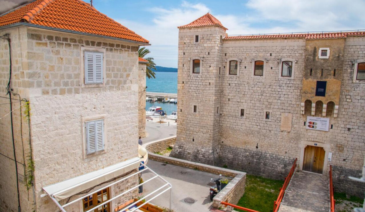 Rustikale Doppelhaushälfte - Kastel Luksic