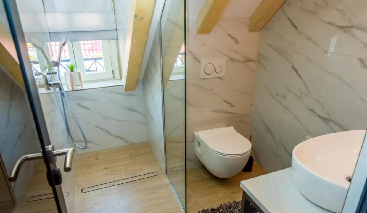 Rustikale Doppelhaushälfte - Kastel Luksic