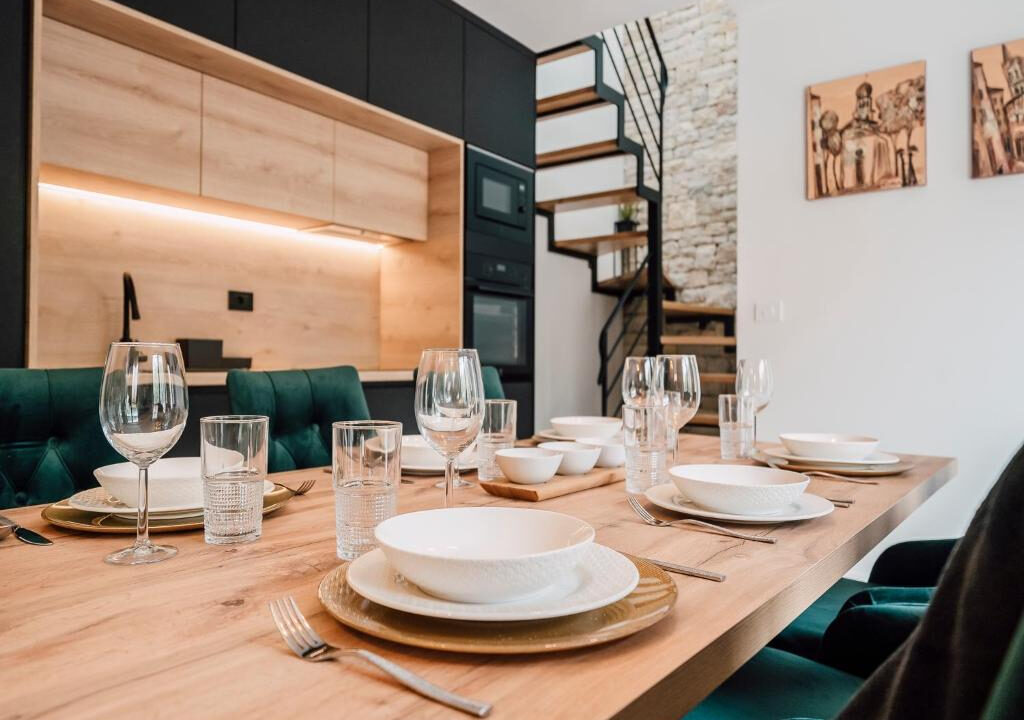 Neue moderne Villa aus Stein in der Region Zadar