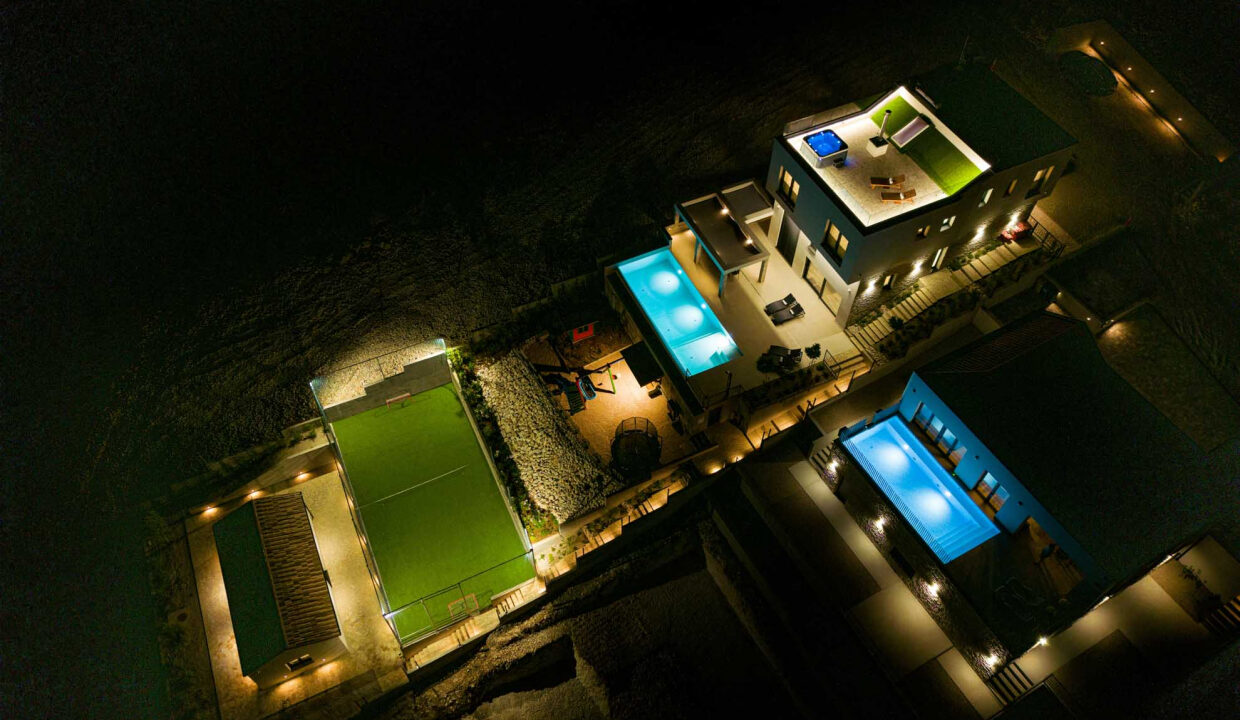 Neue moderne Villa mit Meerblick in der Nähe von Šibenik