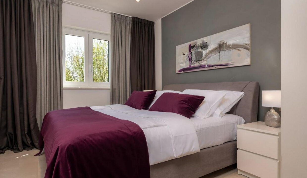 Neue moderne Villa mit traditionellem Charakter - Labin, Istra