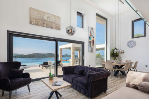 Neue moderne Villa mit Meerblick in der Nähe von Šibenik