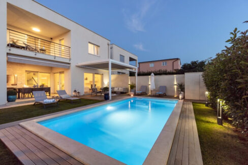 Villa im minimalistischen Stil - Novigrad, Istrien