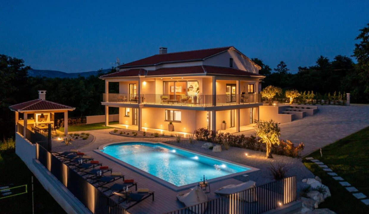 Neue moderne Villa mit traditionellem Charakter - Labin, Istra