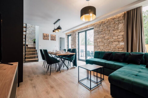 Neue moderne Villa aus Stein in der Region Zadar