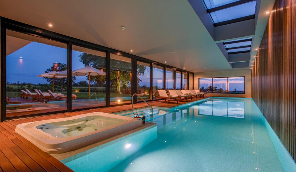 Zeitgenössische Oase, ein luxuriöser moderner Villenrückzugsort, Region Pore?