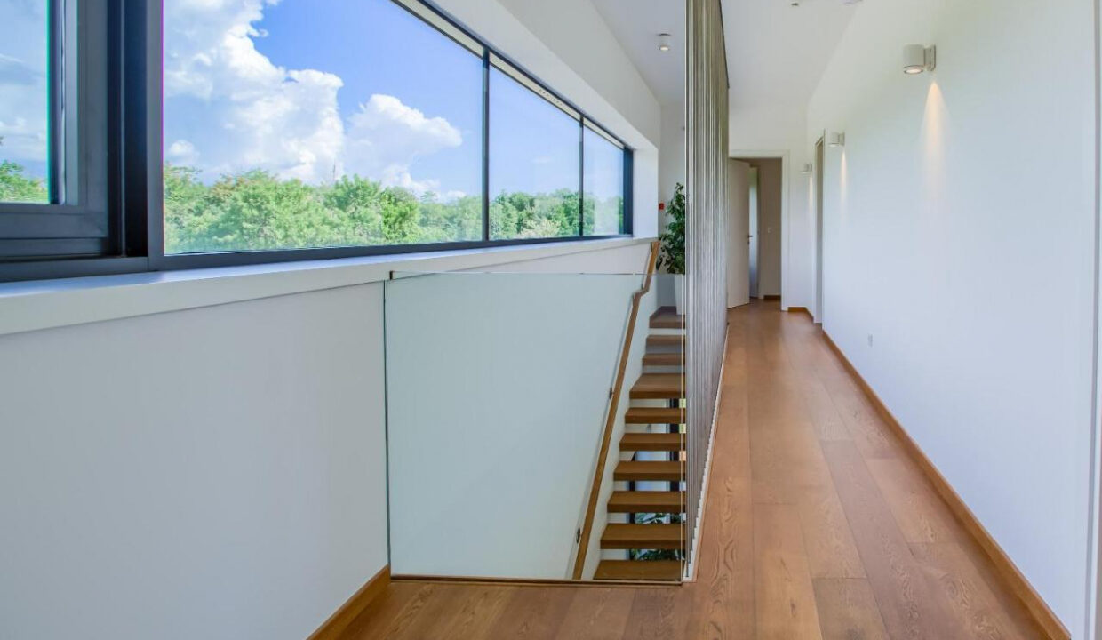 Zeitgenössische Oase, ein luxuriöser moderner Villenrückzugsort, Region Pore?