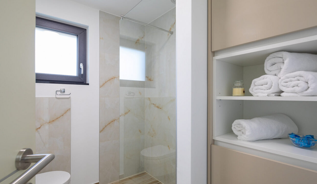 Neue moderne Villa mit Meerblick in der Nähe von Šibenik