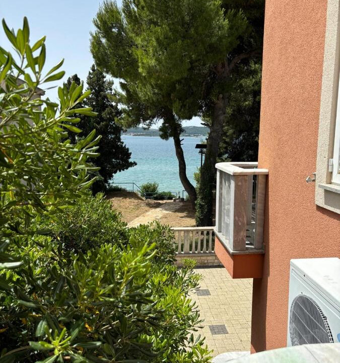 Grundstück am Meer Sveti Filip Jakov