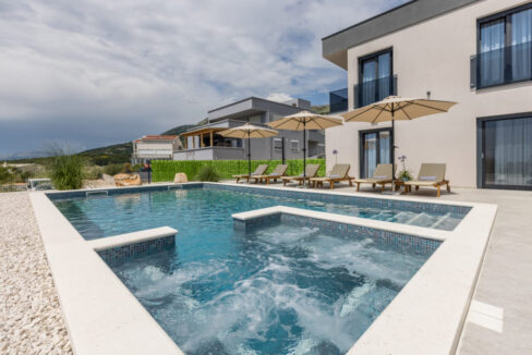 Neues Meerblick-Ferienhaus Podstrana