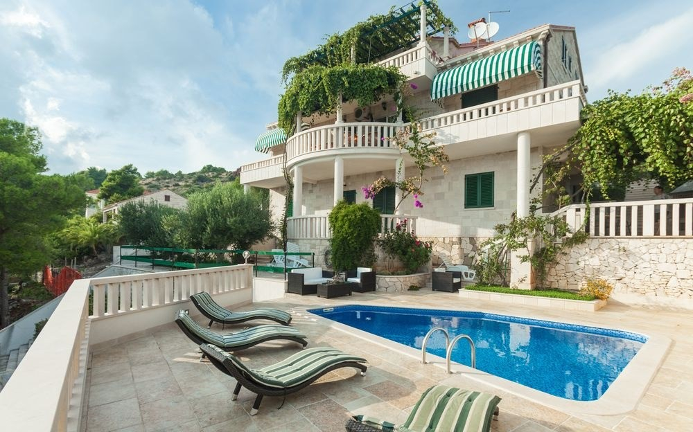 Villa am Meer auf der Insel Bra?