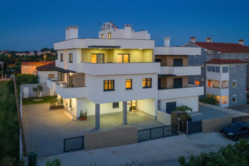 Doppelhaushälfte Pula