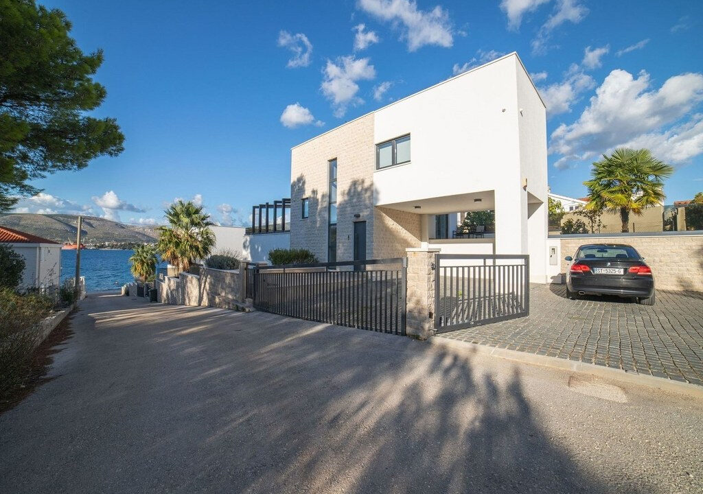 Städtische Villa auf einer bezaubernden Insel Ciovo, Region Split