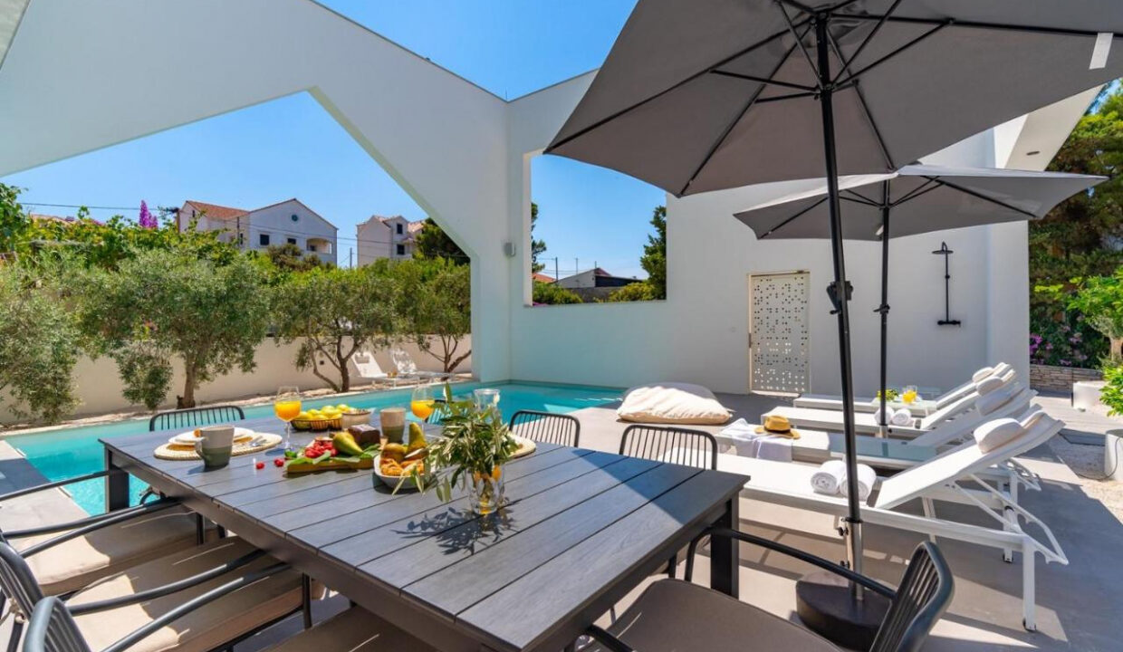 Erstaunliche neue Villa auf der Insel Brac