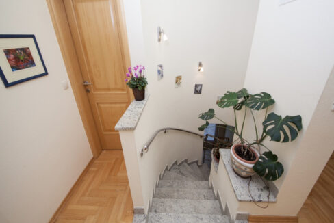 Haus mit Garten und Meerblick in Makarska