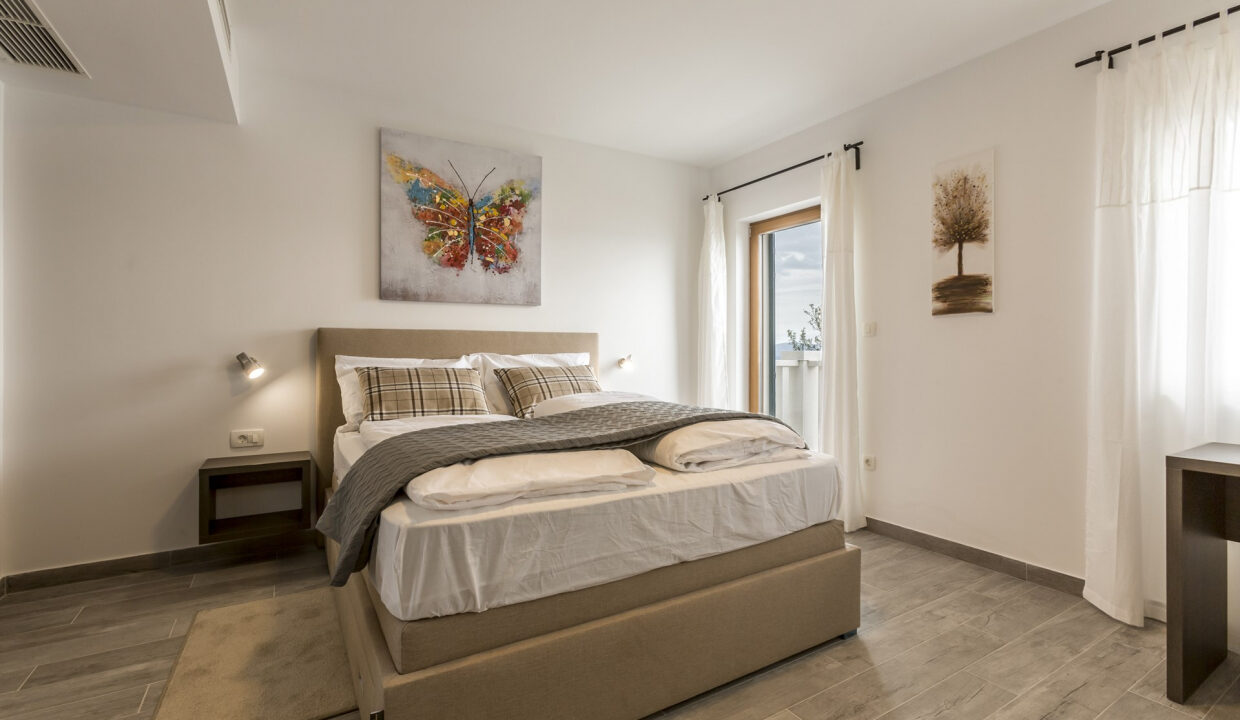 Steinhaus mit Meerblick in Omis