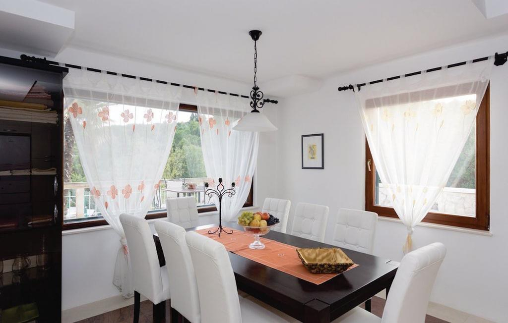 Imperial Style Villa mit Schwimmbad - Dorf Klek