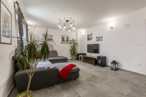 Steinhaus mit Meerblick in Omis