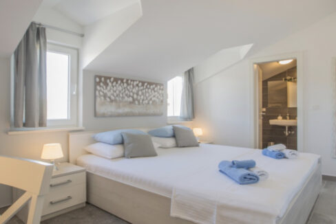 Neues modernes Haus auf der Insel Solta