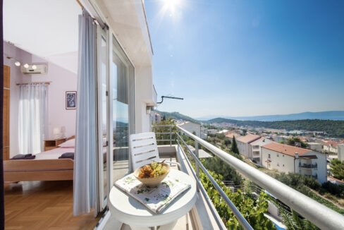 Haus mit Garten und Meerblick in Makarska