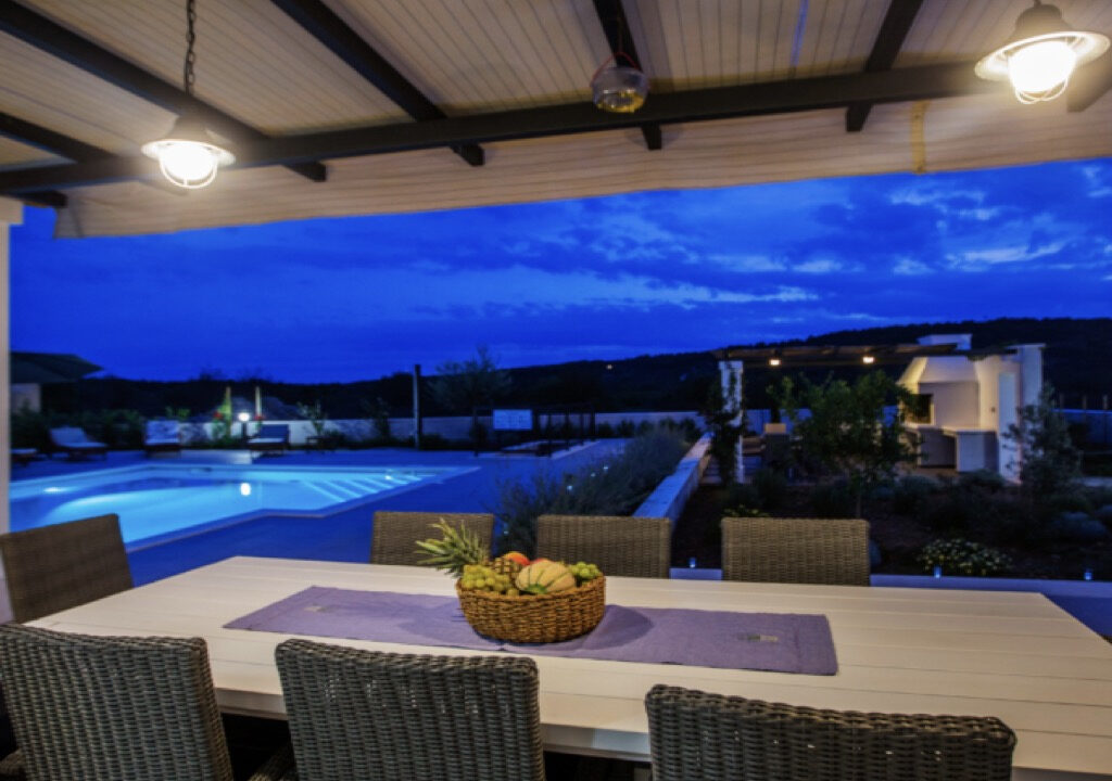 Neues modernes Haus auf der Insel Solta