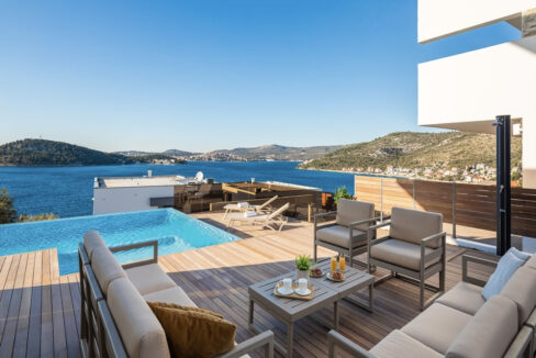 Neue moderne Villa mit Meerblick in Rogoznica