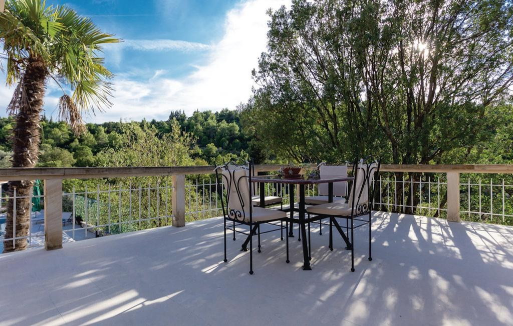 Imperial Style Villa mit Schwimmbad - Dorf Klek