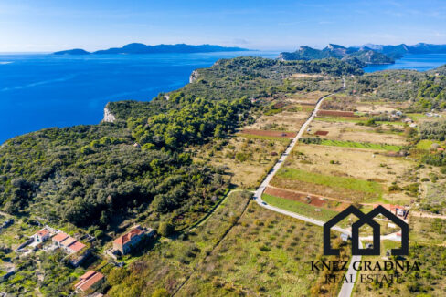 Erstaunliche handgefertigte Steinvilla auf der Insel Sipan