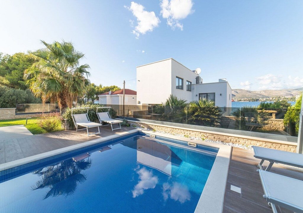 Städtische Villa auf einer bezaubernden Insel Ciovo, Region Split