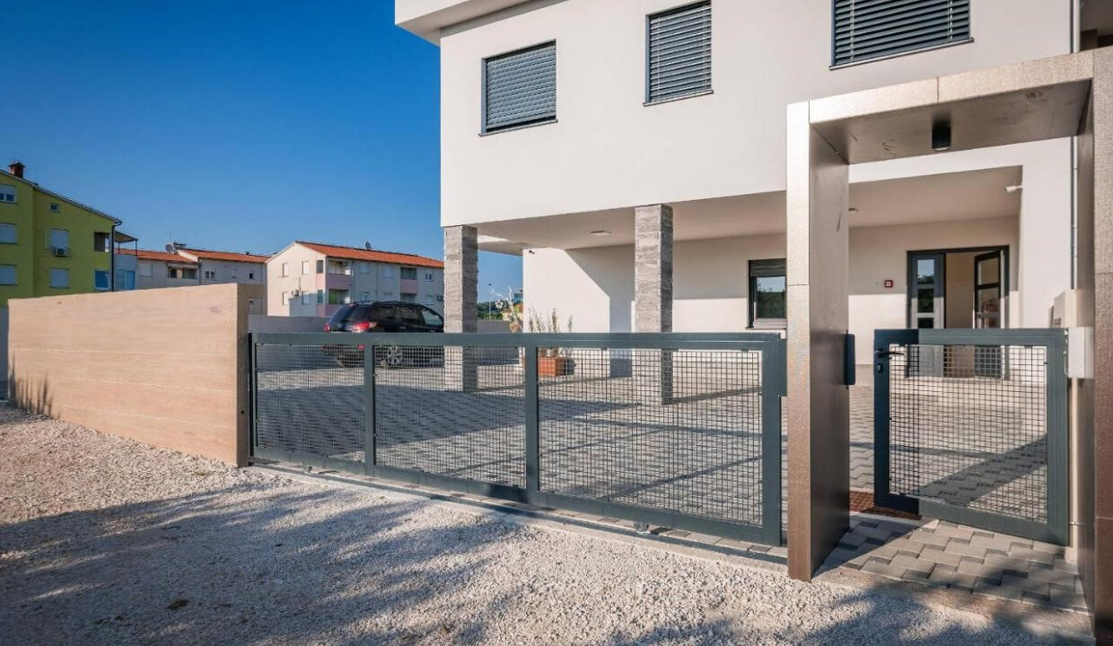 Doppelhaushälfte Pula