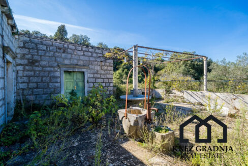 Erstaunliche handgefertigte Steinvilla auf der Insel Sipan