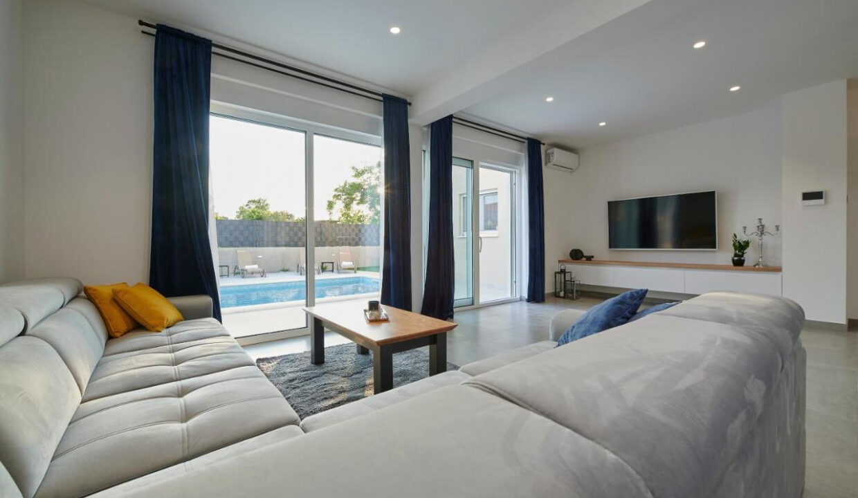 Haus im modernen Stil in Kastela