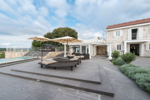 Steinvilla im Kolonialstil - Drvenik Mali, Split