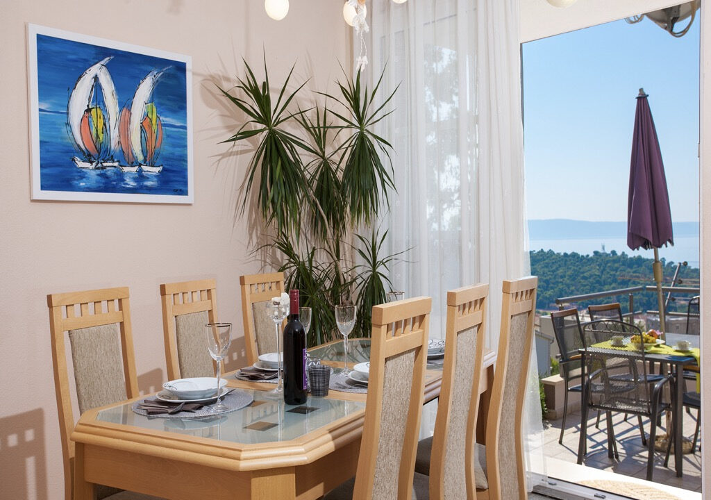 Haus mit Garten und Meerblick in Makarska