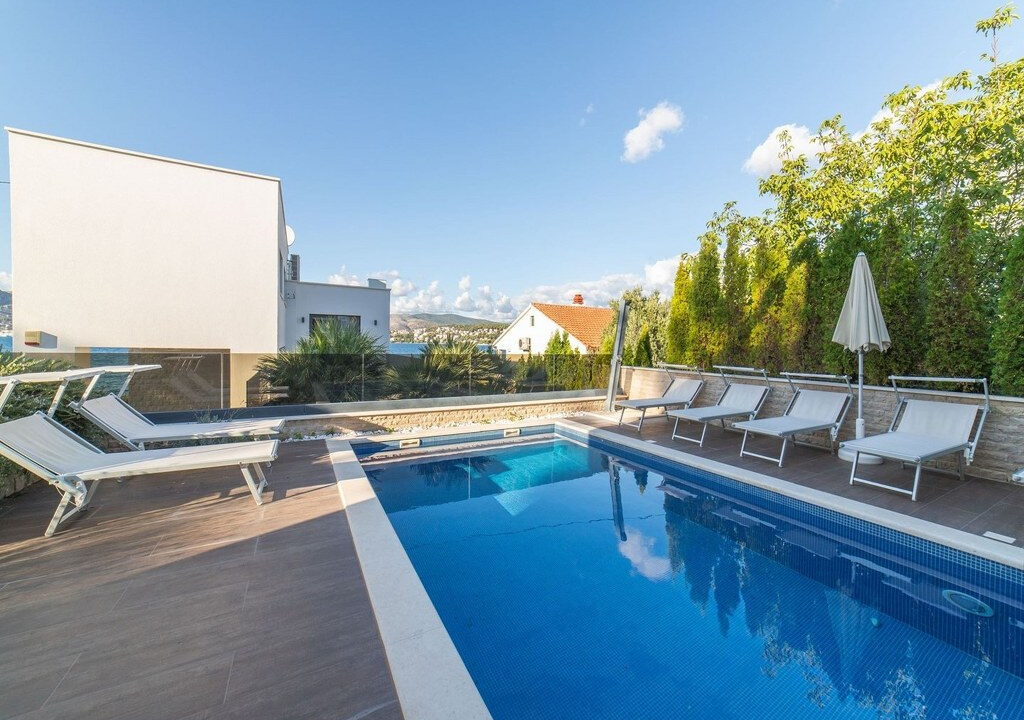 Städtische Villa auf einer bezaubernden Insel Ciovo, Region Split