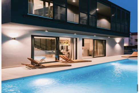 Neue moderne Villa in Sibenik