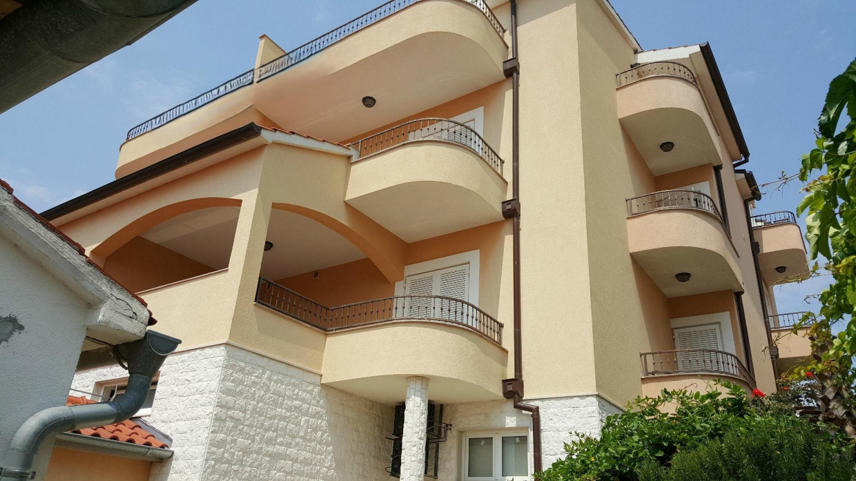 Grundstücke am Meer Tribunj