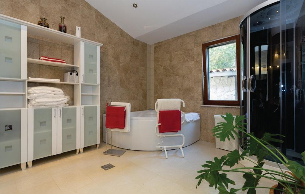 Imperial Style Villa mit Schwimmbad - Dorf Klek