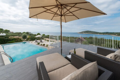 Steinvilla im Kolonialstil - Drvenik Mali, Split