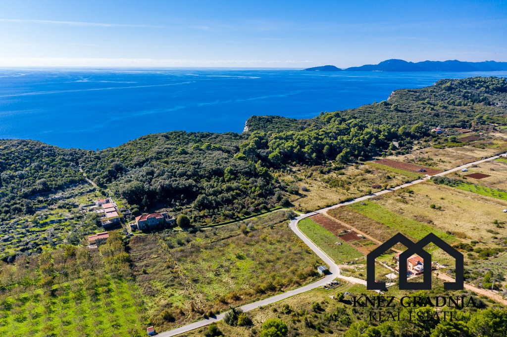 Erstaunliche handgefertigte Steinvilla auf der Insel Sipan