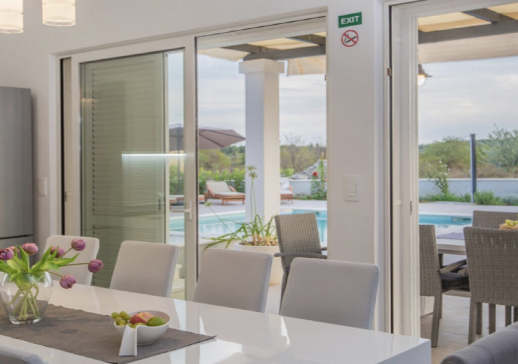 Neues modernes Haus auf der Insel Solta