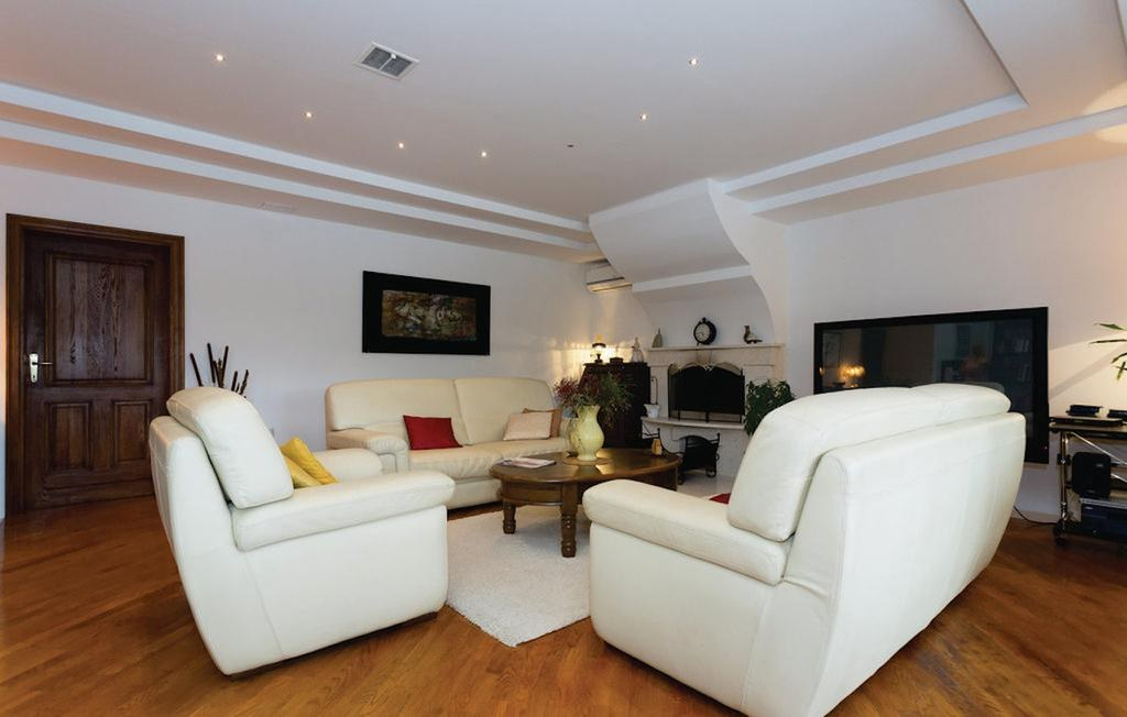 Imperial Style Villa mit Schwimmbad - Dorf Klek