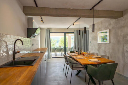 Villa aus Stein direkt am Meer auf der Insel Brac