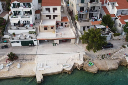 Haus am Meer in der Nähe von Šibenik